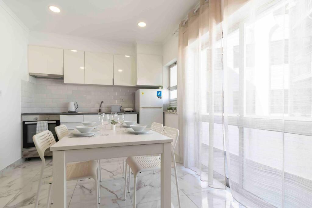 Modern Apartment Beach View Armação de Pêra Eksteriør bilde