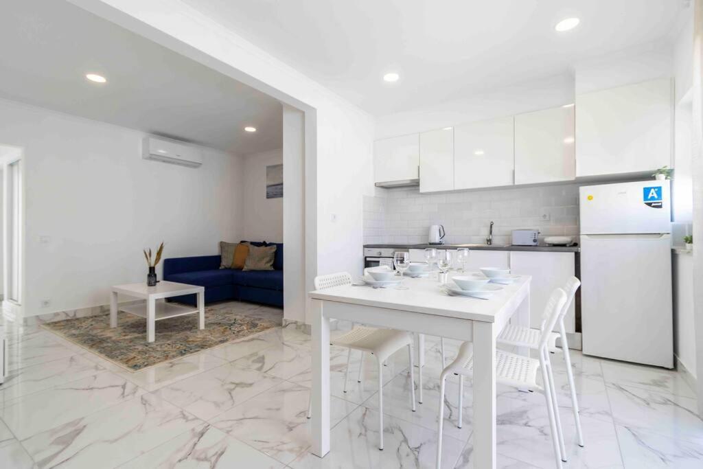 Modern Apartment Beach View Armação de Pêra Eksteriør bilde